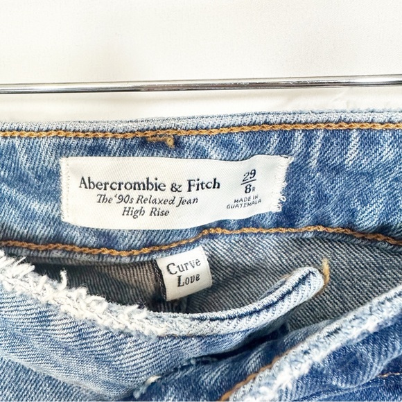 Sold Abercrombie and Fitch Curve Love The 90s Relaxed High Rise Jeans - Picture 10 of 12